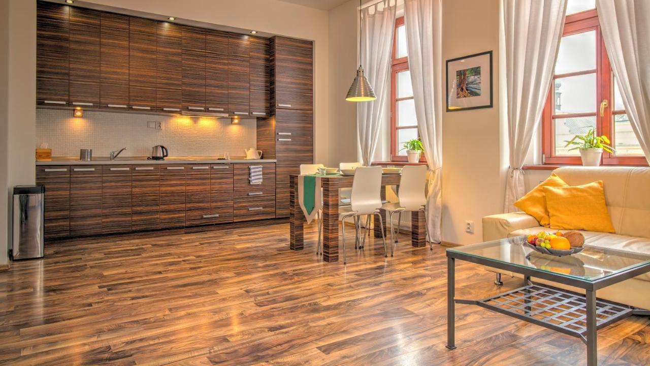 Boromeum Residence ฮราเดตสคราโลเว ภายนอก รูปภาพ